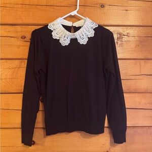 Sioni Black Sweater with White Lace Collar